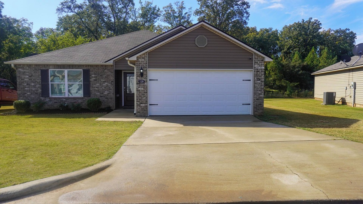 Montevallo House | Sweet cozy 3-bedroom house in delightful downtown Montevallo