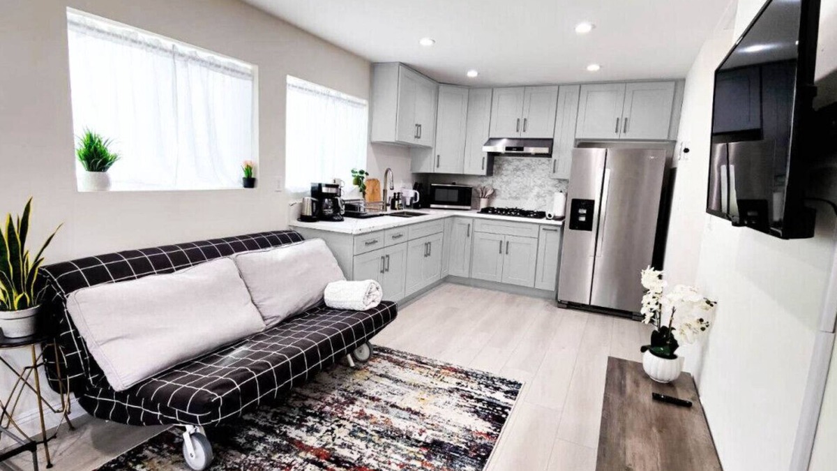 Walnut House | Sweet & Cozy Delight
