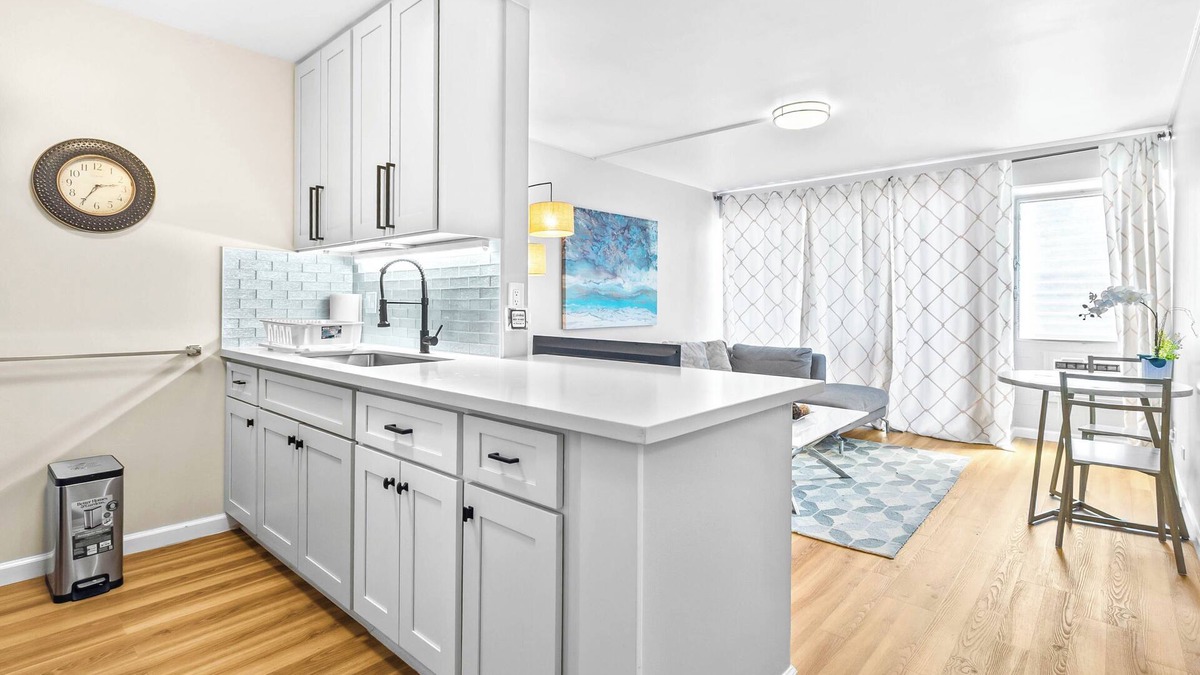Ala Moana Apartment | Sweet & Cozy in Honolulu Free WIFI & AC