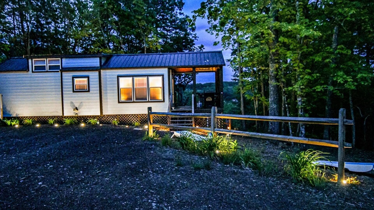 Turtletown Cabin | Sweet Creek Retreat | 1 Bed, 1 Bath | Hot Tub | Wifi | Firepit