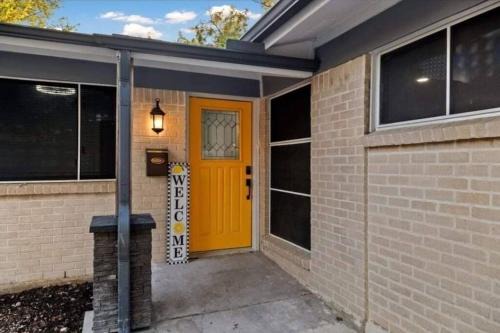Irving House | Sweet Haven Near Airport, Restaurants Plus Car Rental Available Upon Request
