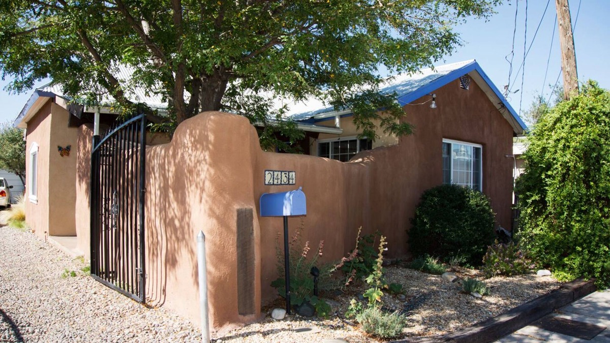 Los Duranes House | Sweet Historic Adobe Home in Old Town Area