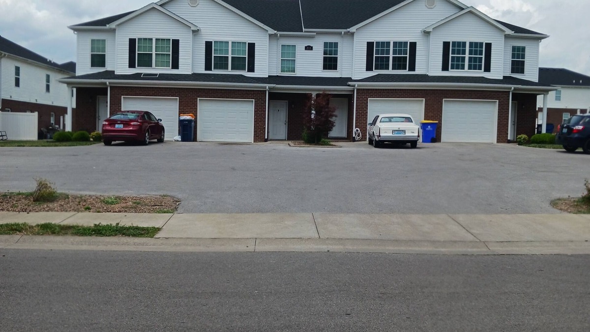 Bowling Green House | Sweet Home 4 Townhouse