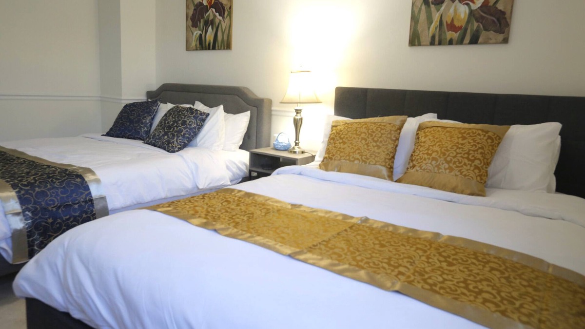 South Surrey House | Sweet home at Sunnyside Suite 1