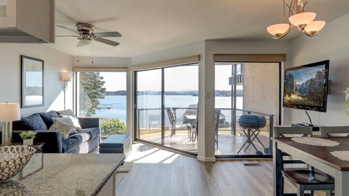 Hot Springs Condo | Sweet Lake Get Away in the Heart of Hot Springs