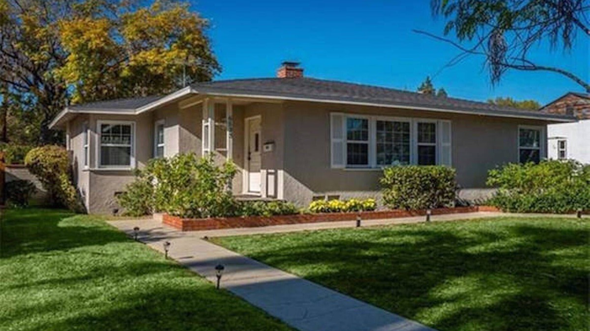 Van Nuys House | SWEET & LOVELY 3 Bedroom House - Close to Hollywood/Beaches/Universal Studios