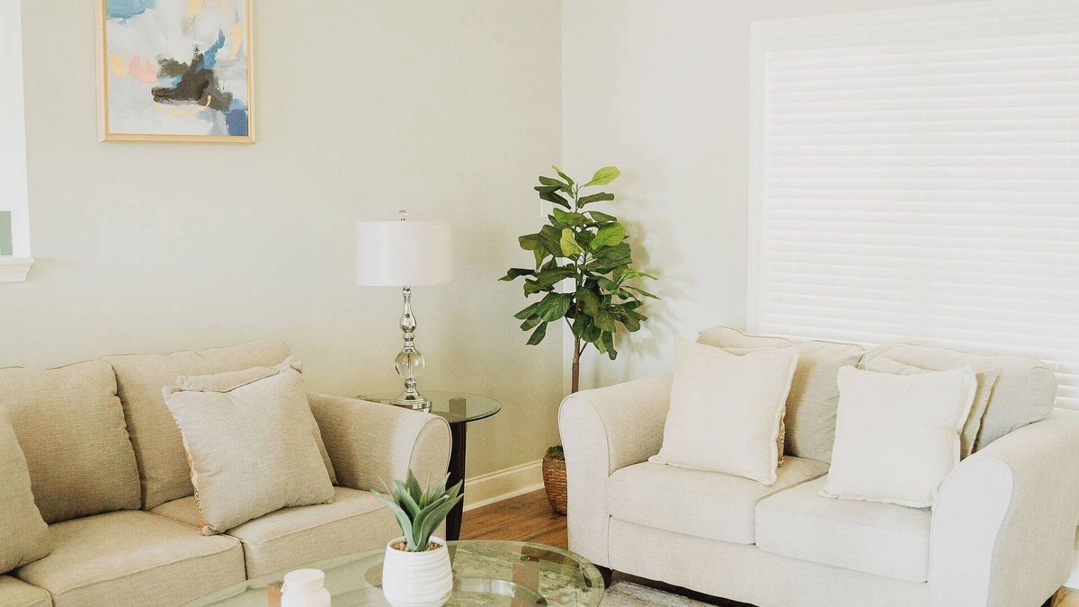Perry House | Sweet Magnolia Mid-Term Stay! We are pet and family friendly!