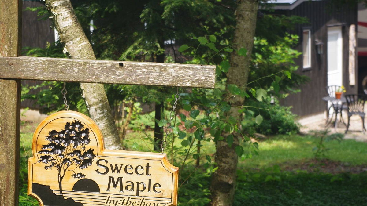Lion's Head Cottage | Sweet Maple B.T.B - Cozy Cottage On Georgian Bay In Very Private Cape Chin South