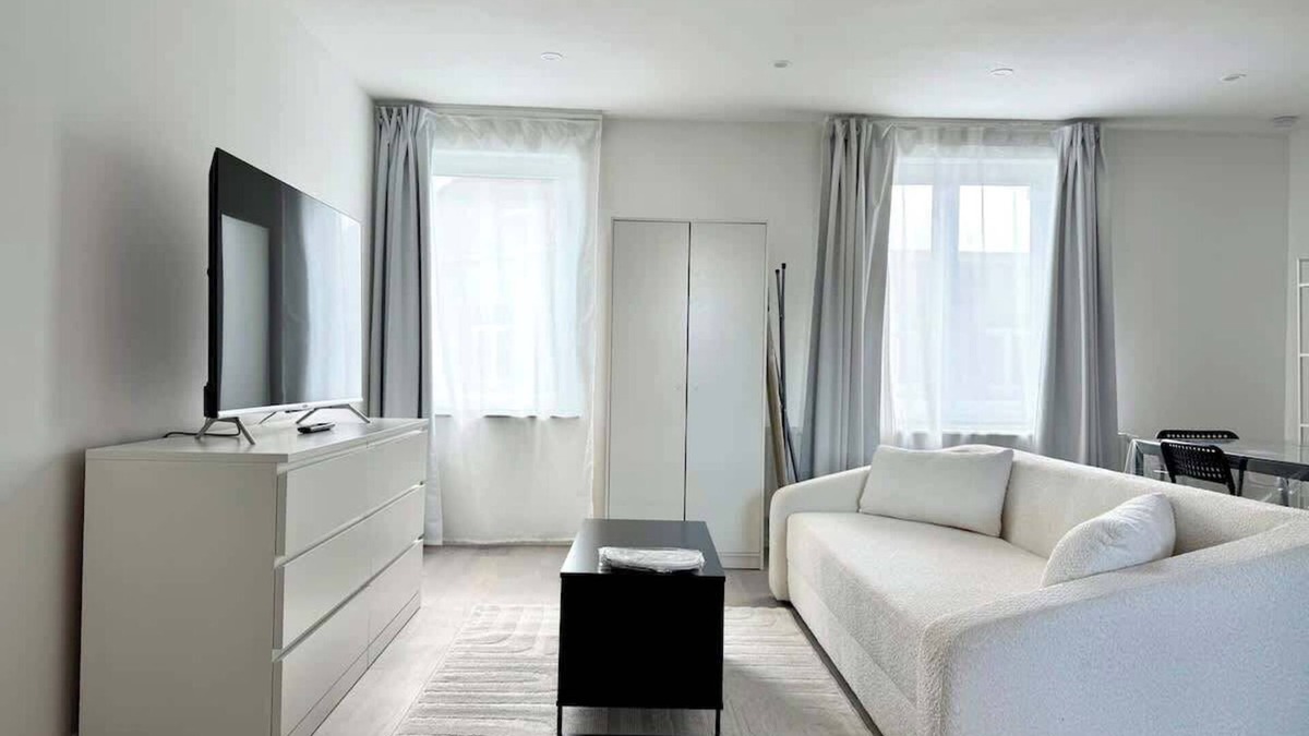 Jette House | Sweet perch nest with magical view of the City