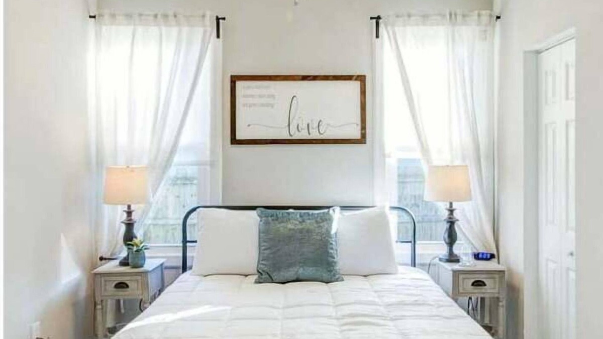 Cottage Line House | Sweet Retreat! Cozy 2 Bed & Bath By the Beach