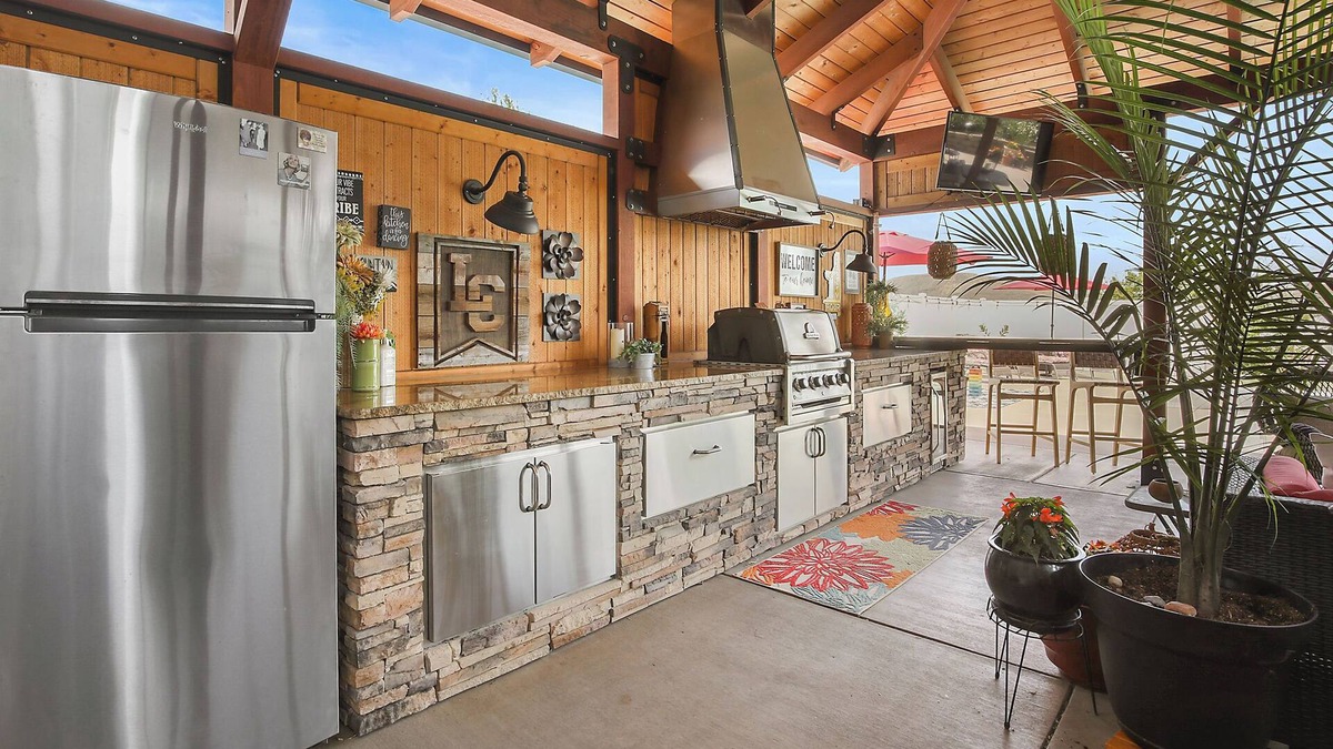 Lewiston House | Sweet Retreat - Retreat to a backyard oasis! Perfect for family fun!!