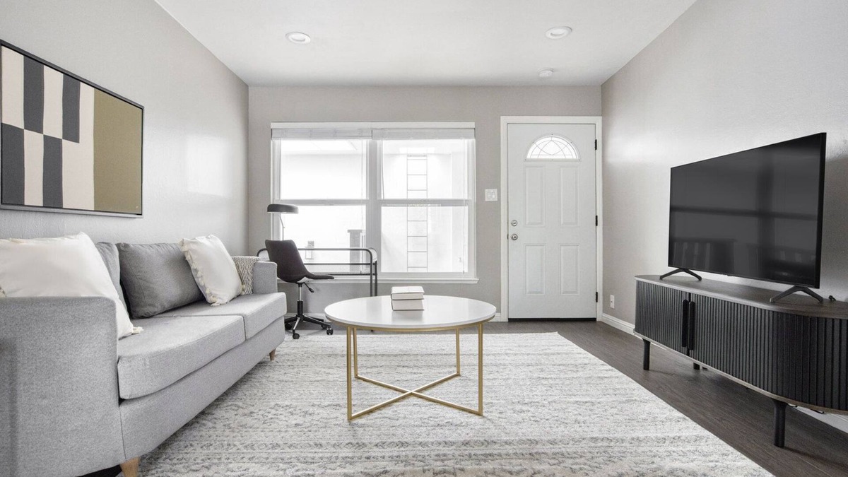 Central San Mateo Apartment | Sweet San Mateo 2BR w/Pool & W/D, easy access to 101, by Blueground