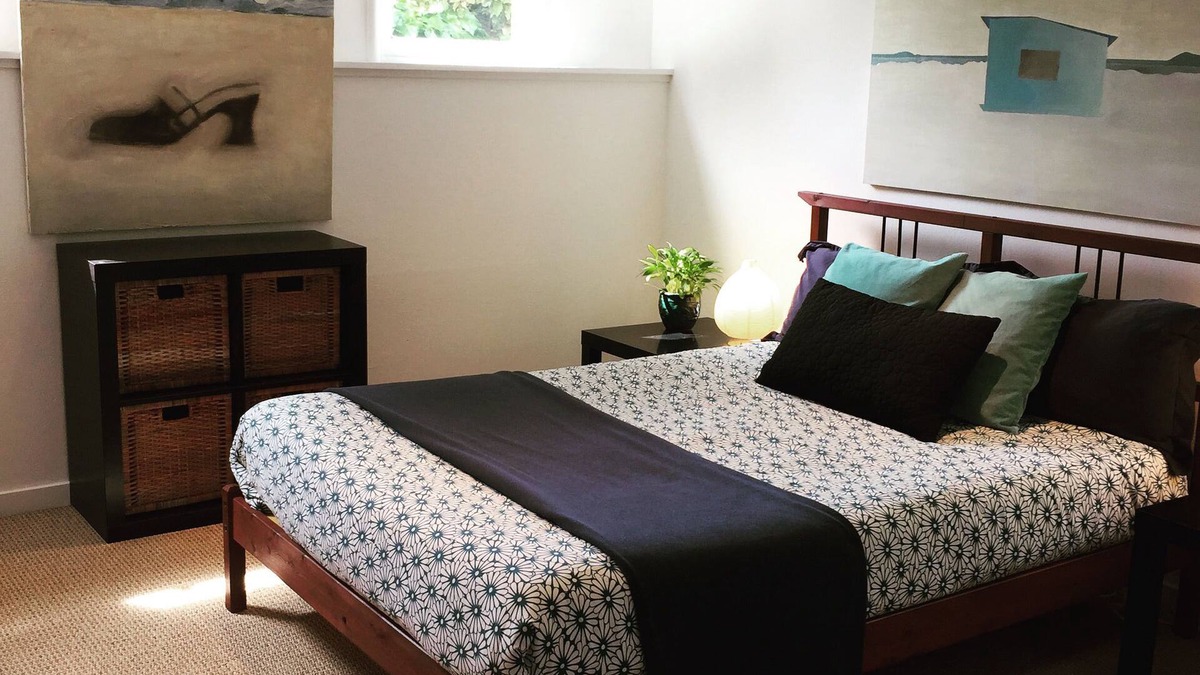 Upper Telegraph Apartment | Sweet, Spacious Garden Apartment Rockridge/Temescal
