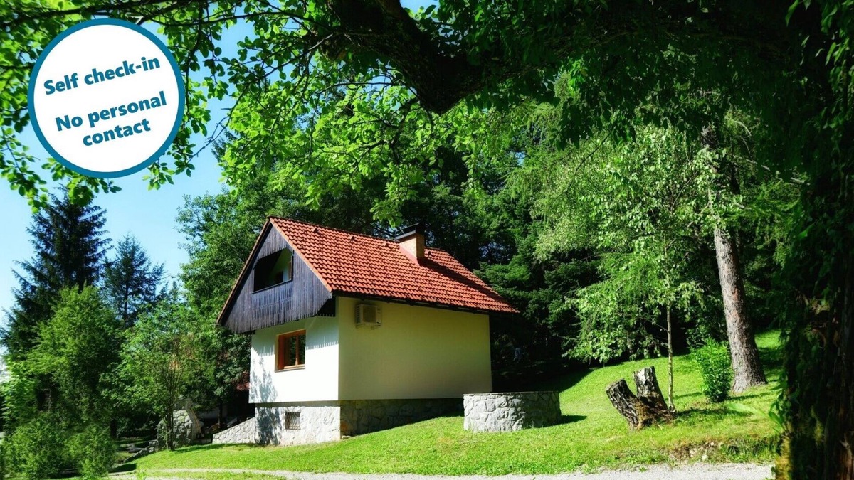 Vrhnika House | Sweet Stay Forest House