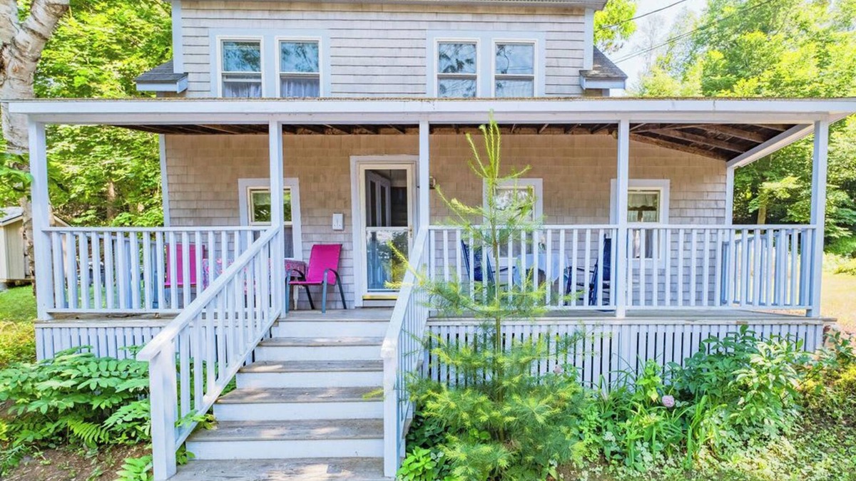 Peaks Island House | Sweet Thing Summary: