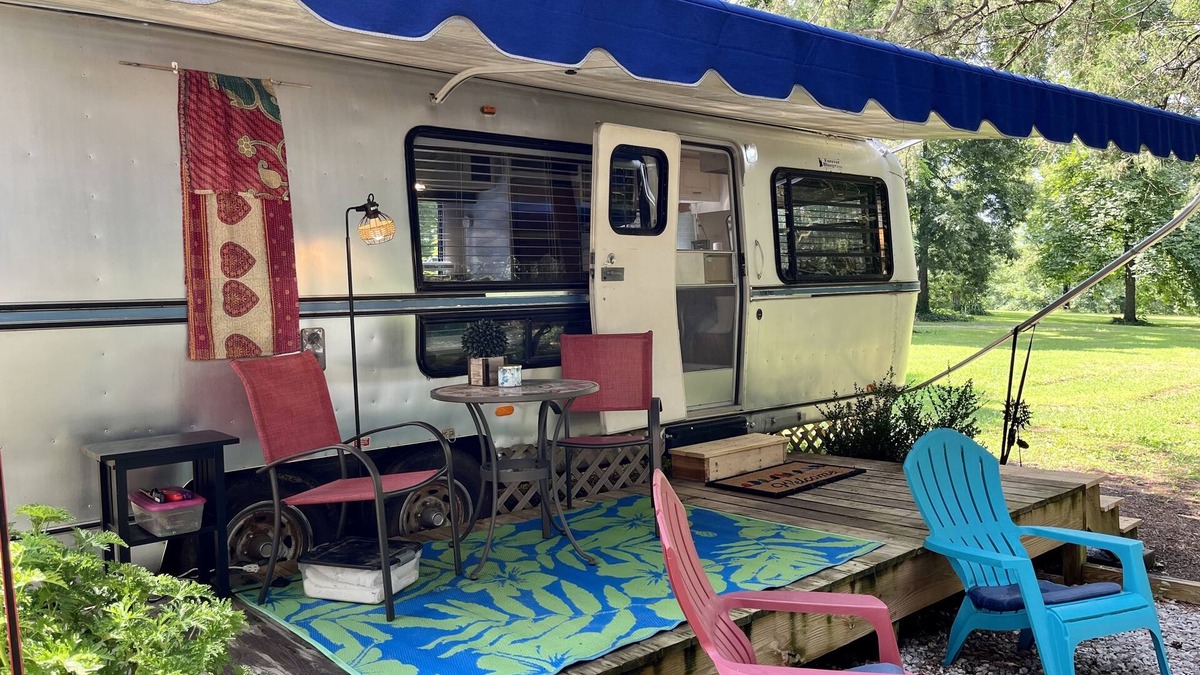 Graysville House | Sweet Vintage Camper in a Fun Farm Setting
