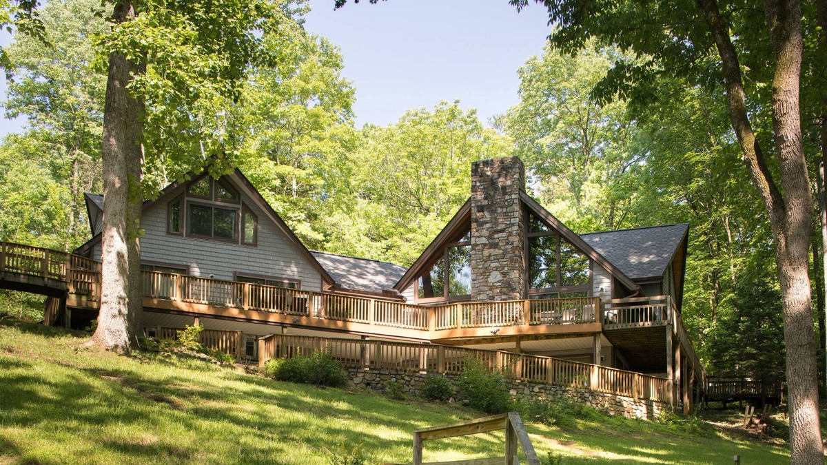 High Point House | Sweet Virginia Blue On Smith Mountain Lake: 6000 sq ft