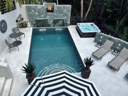Estate Hammer Farm Villa | Sweet Water