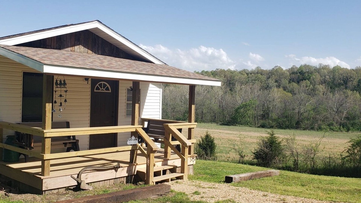 Gainesville Cabin | Sweeton Creek cozy cabin just minutes from Lake Norfork