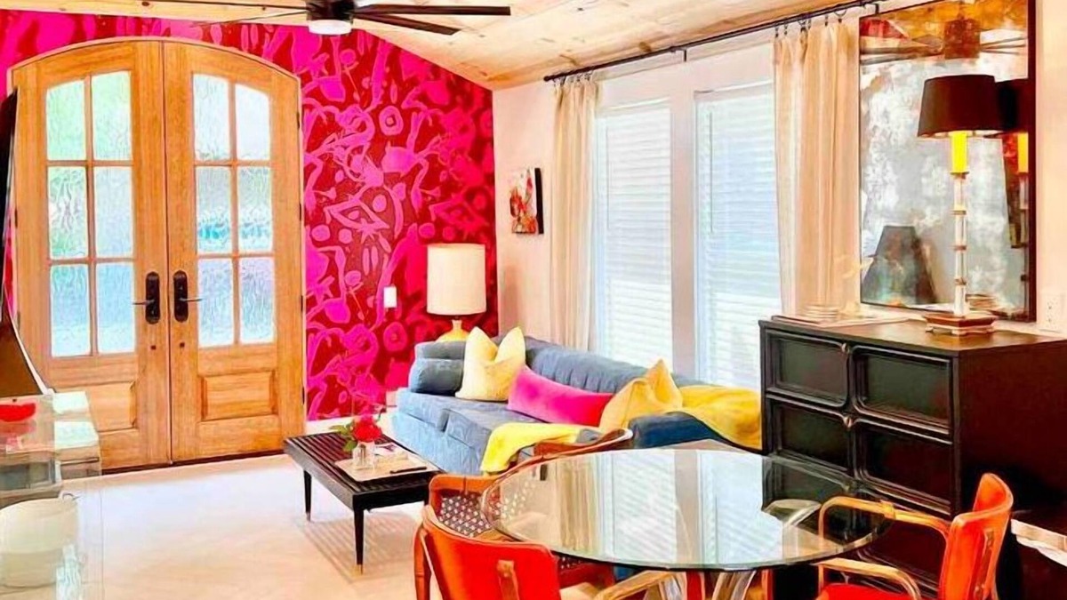 Cullman House | SweetSuiteCullman-couples retreat Cottage downtown blcks from warehouse district