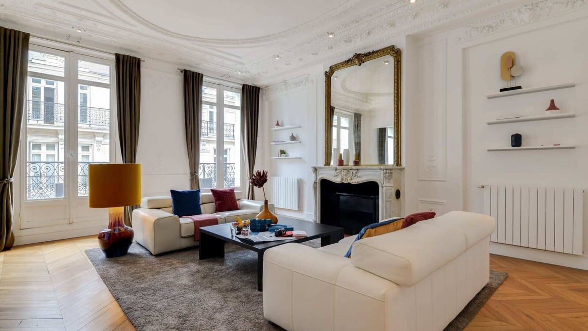 Champs-Elysees Apartment | Sweett | Cerisoles D