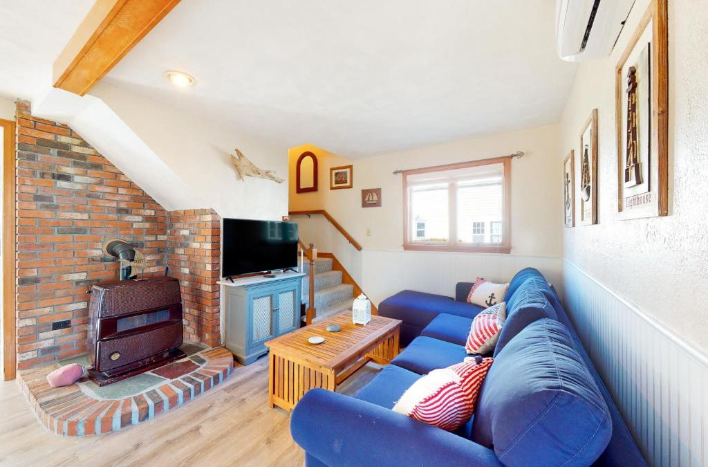 Wareham Center House | Swift Beach House