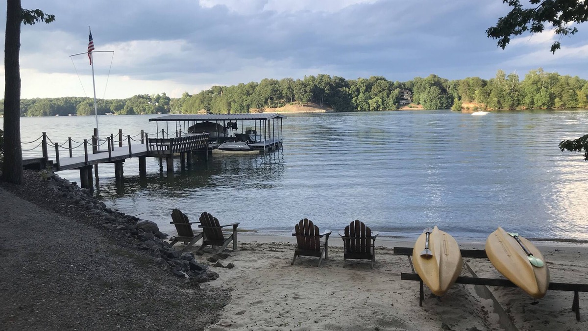 Lake Norman of Catawba Cottage | Swim, kayak or paddle board from our Beach!