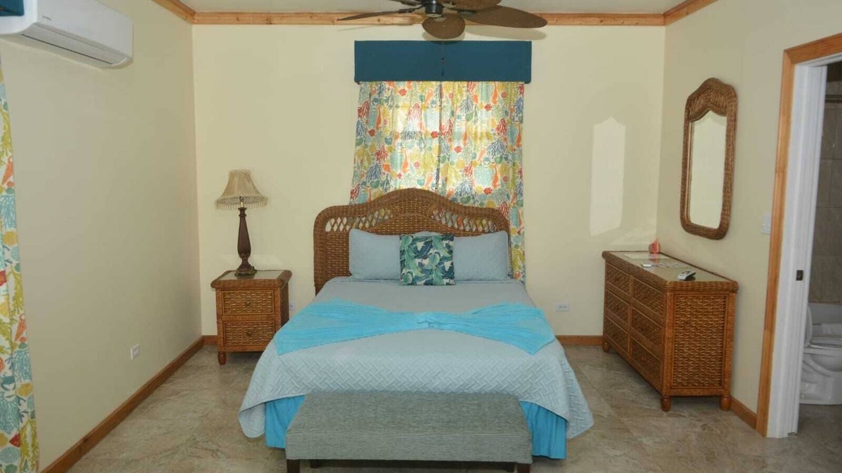 Rolleville Villa | Swimming Pigs Resort -Seagrape 5