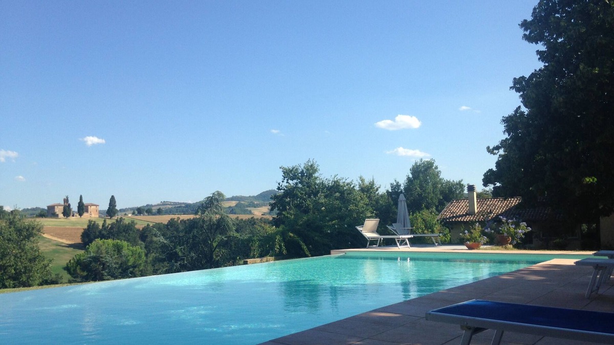Crespellano House | Swimming pool and relax on the Bolognese hills between art, engines, great food