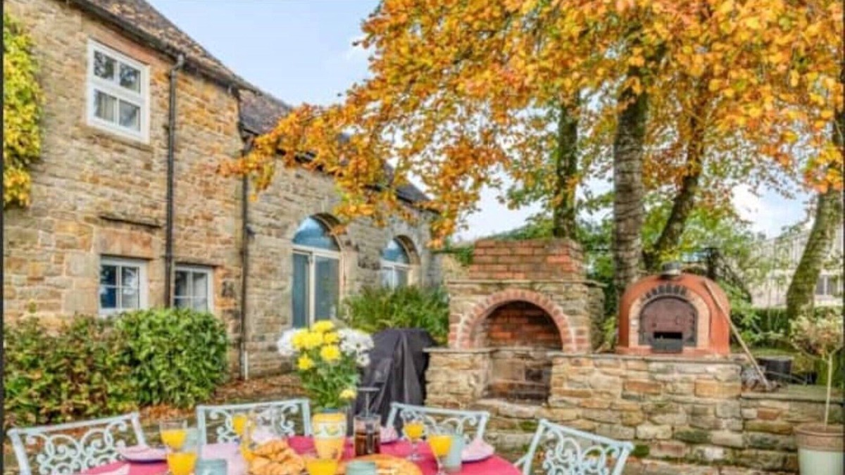 Leek House | Swimming Pool & Hay Loft in Stunning Peak District National Park