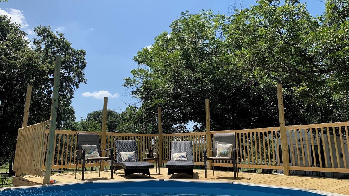 Azle House | Swimming Pool, Hot Tub, Sauna, Pickleball, Game Room, Poker Room, BBQ, Longhorns