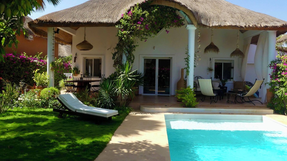 Saly Villa | Swimming pool villa in secure residence with dream beach! 150 m from shops