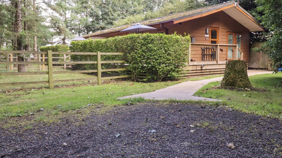 Ripley Cottage | SWINSTY LODGE, pet friendly, with a garden in Darley
