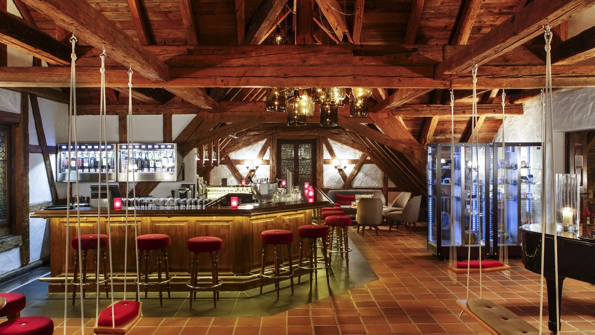 Merlischachen Hotel | Swiss-Chalet Merlischachen - Romantik Schloss-Hotel am See
