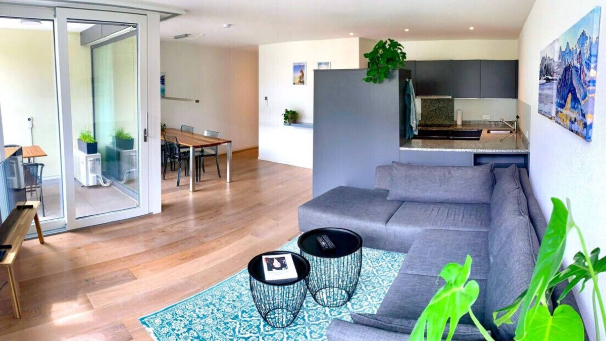 Unterseen Condo | SwissHut Modern 10min Interlaken West Station - Apart. Blume 1