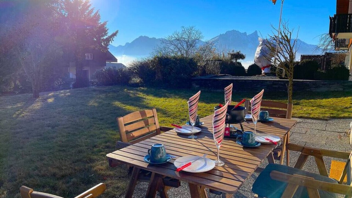 Goldiwil Apartment | SwissHut Stunning Views Alps - Apart. Aeschlen Down