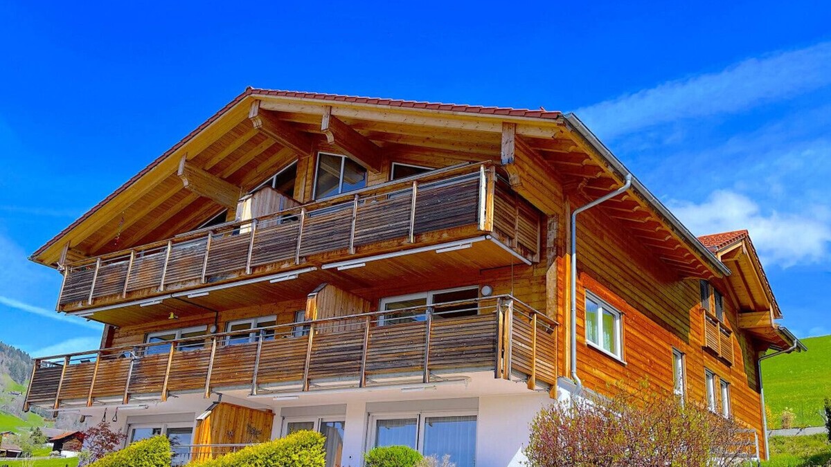 Sigriswil Apartment | SwissHut Stunning Views Alps & Lake - Apart. Felden