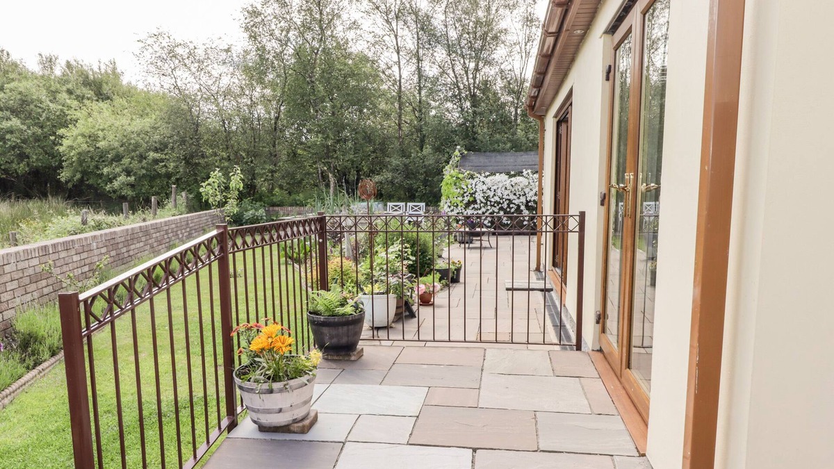 Aberdare Cottage | SWN Y GWYNT, with a garden in Cefn Rhigos