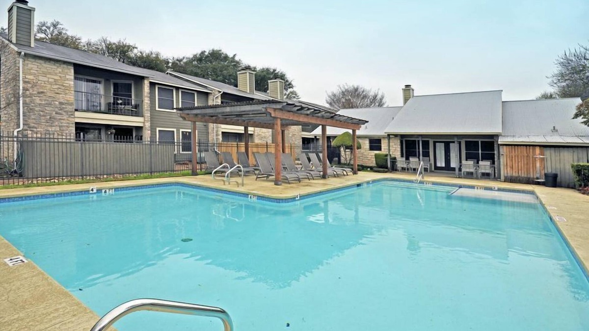 Anderson Mill Apartment | SXSW, FORMULA 1, ACL, WEDDINGS, VACATIONS, JUST FOR FUN