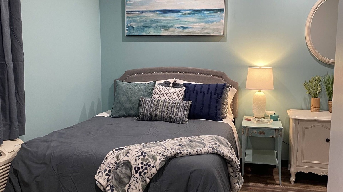 Lewistown Apartment | Sycamore Acres 303 Beachy vibes suite with full kitchen and living room