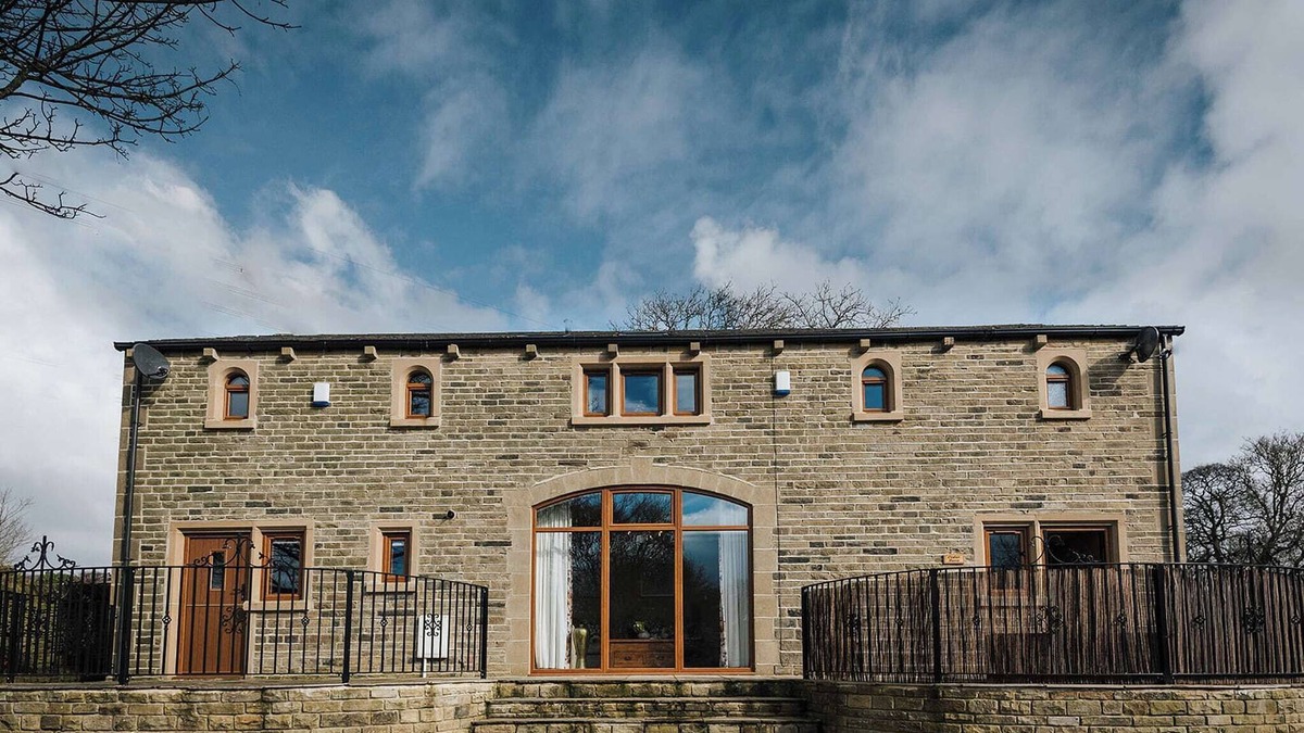 Halifax Cottage | Sycamore Barn - UK33353