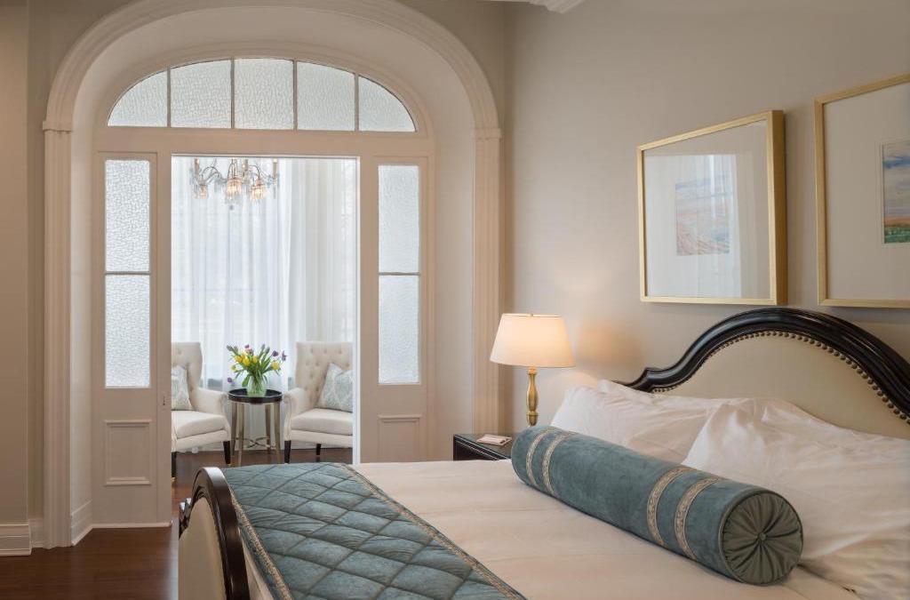 Queens Square Hotel | Sydney Boutique Inn & Suites