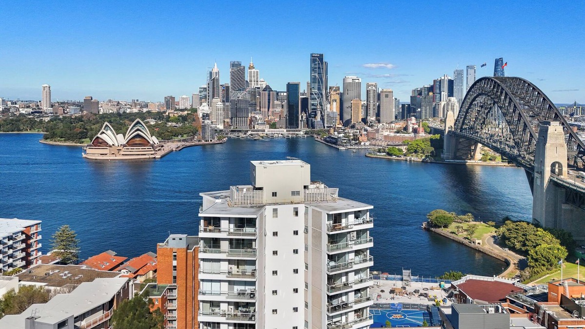 Kirribilli Condo | Sydney Harbour Penthouse with World-class views of Harbour Bridge & Opera House