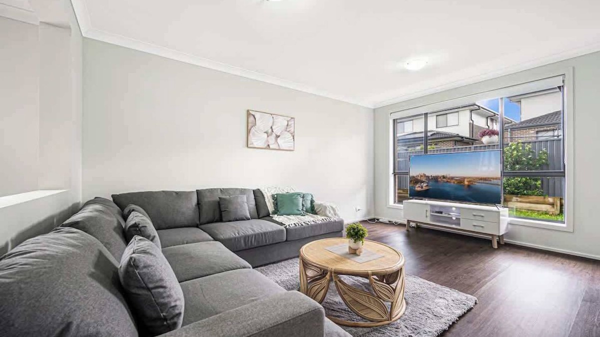 Marsden Park House | Sydney Marsden Park 5 bedrooms House close IKEA