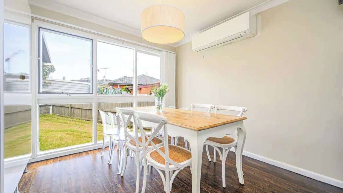 Moorebank House | Sydney Moorebank 4 bed house, close Liverpool
