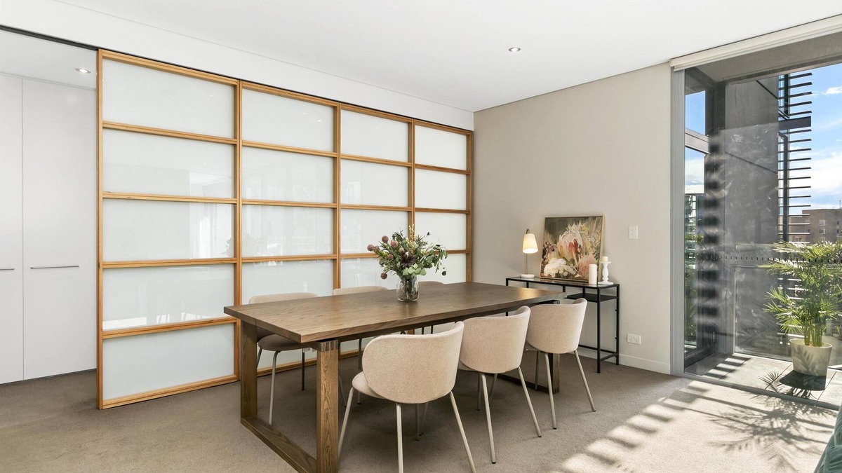 Sydney Apartment | Sydney - PYRM2 - Distillery Drive - Stylish 2BR + Study with Pool Gym Near Darling Harbour The Star Casino