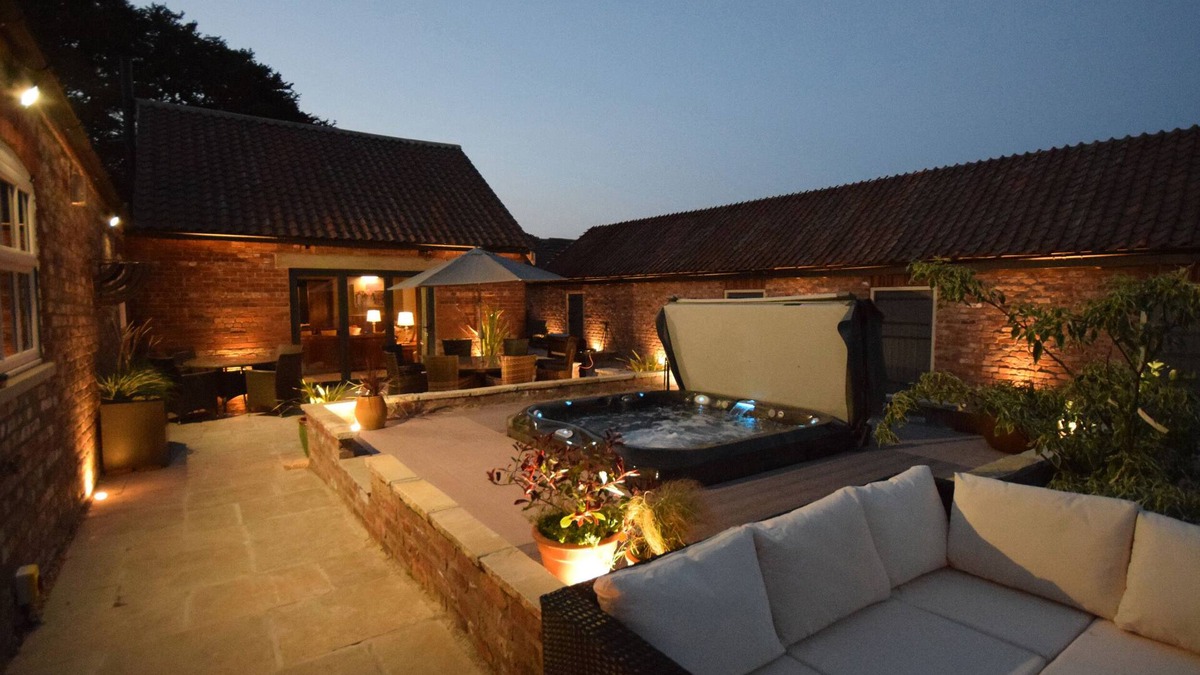 Burythorpe Cottage | Sykes Lodge