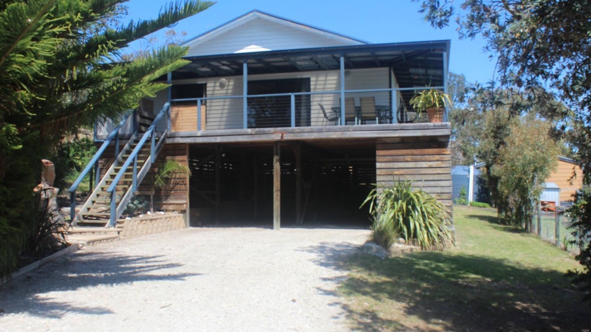 Golden Beach House | Symuya holiday house