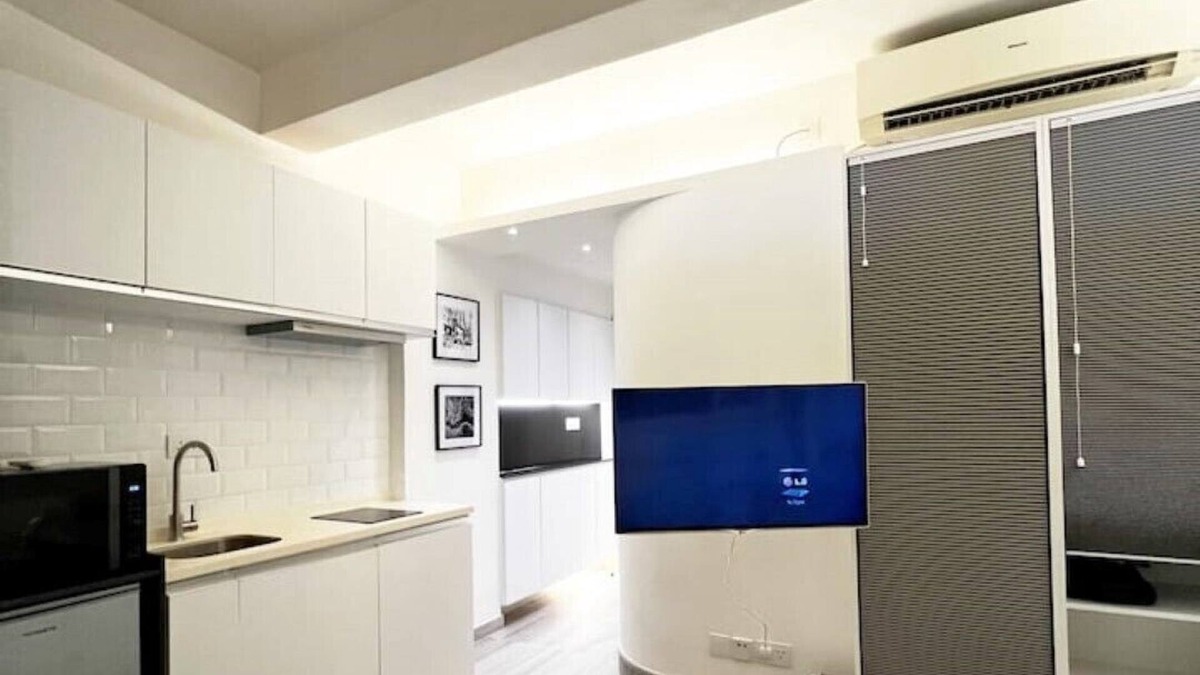 Sai Ying Pun Apartment | SYP01-A unique studio with front and back terrace