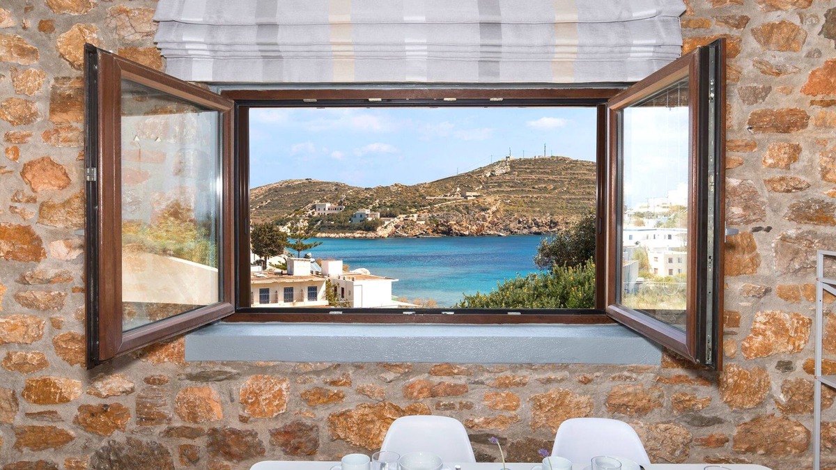 Vari House | Syra Suites